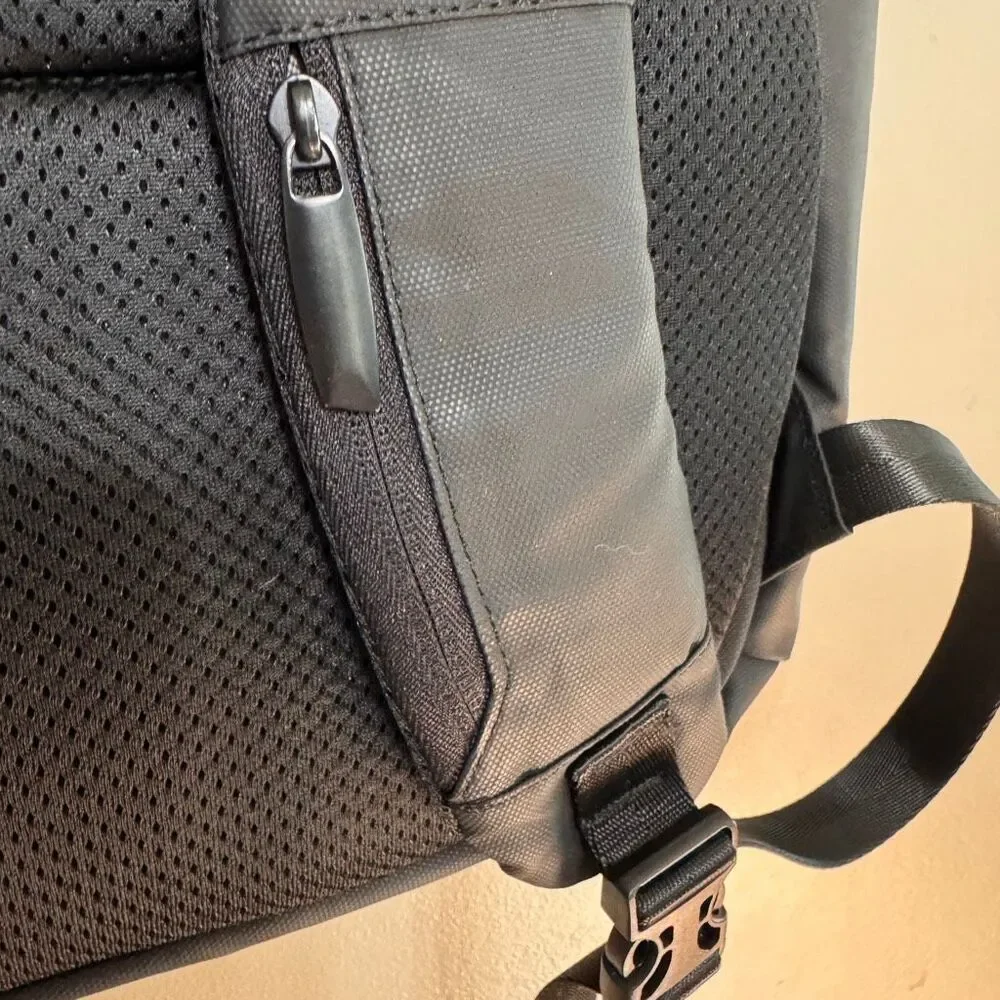 UNRL Train x Travel Tote Bag/Backpack black